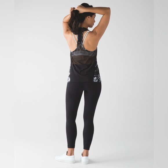 Lululemon •  Sunshine Salutation Tank • Dusk Dye White Black / Black - Picture 6 of 10